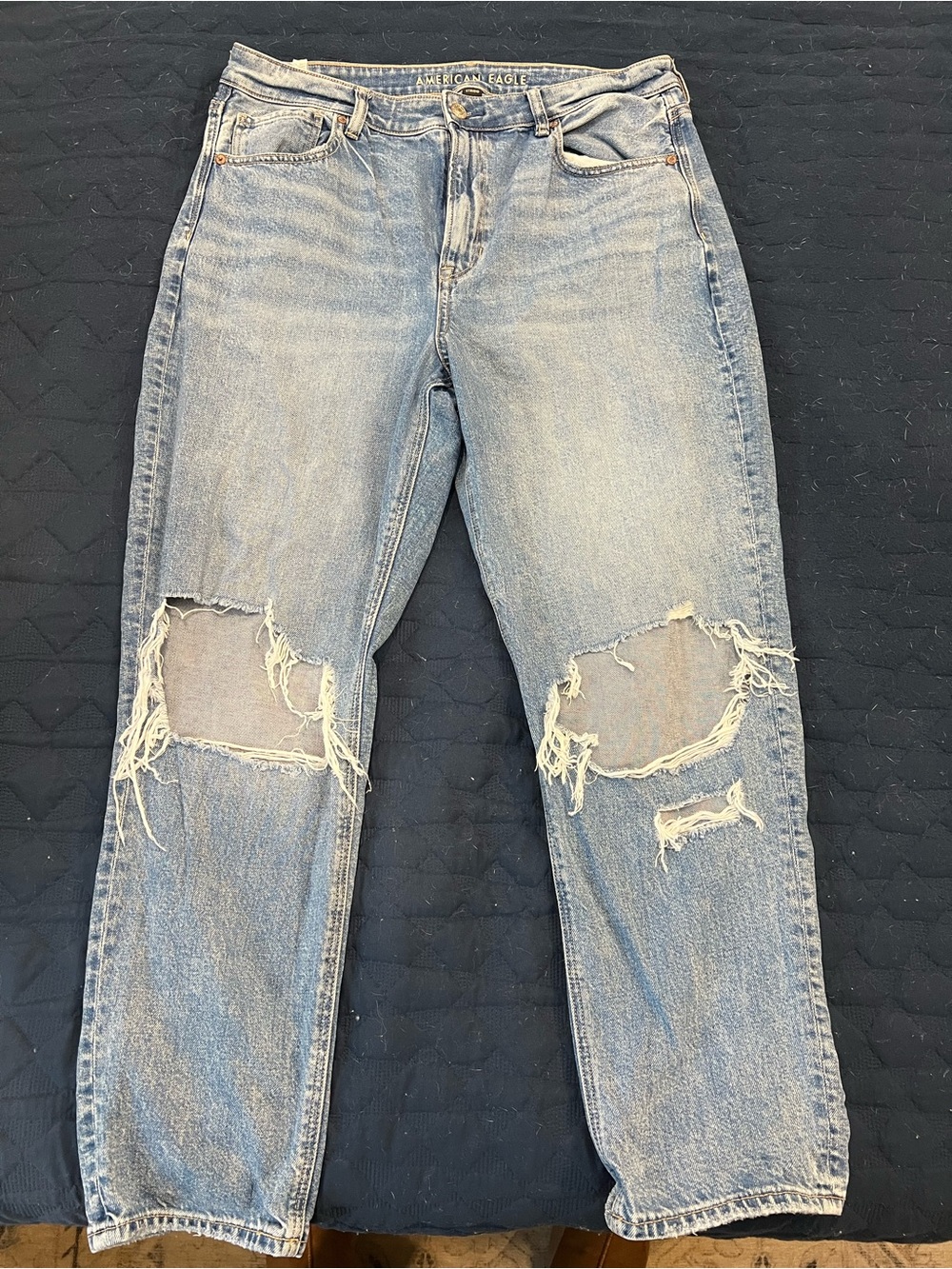 American Eagle Outfitters Light Blue Distressed Boyfriend Jeans